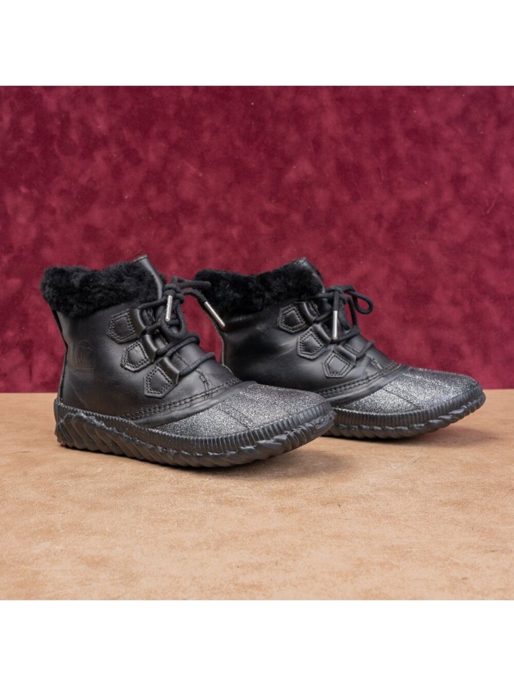 Sorel Women Out-N-About Plus Lux Waterproof Silver Glitter Snow Boots sz 7
